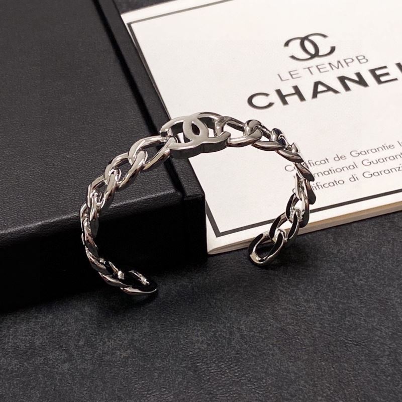 Ch**el bracelets